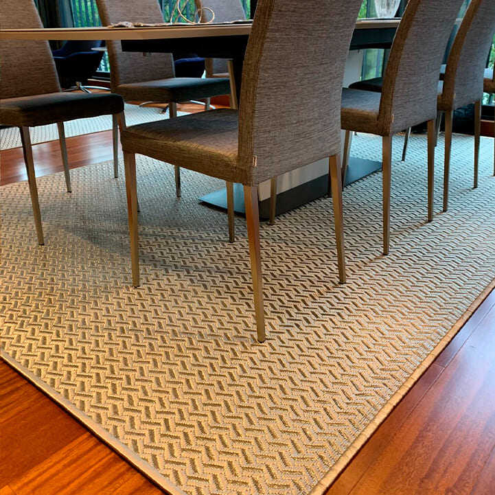 Tapetes de seda y metal